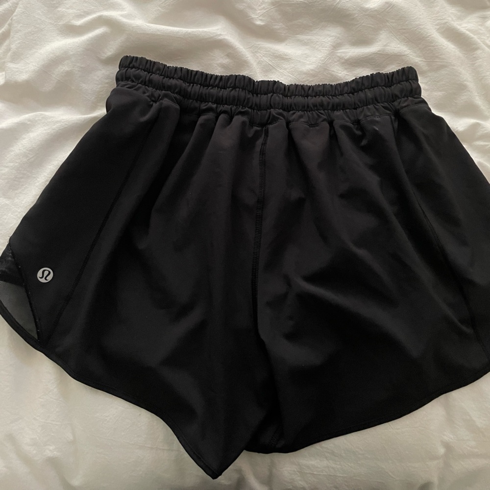 EUC lululemon 🍋 running shorts